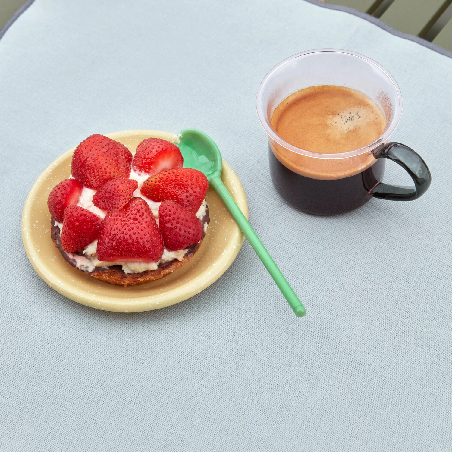 Hay 2 Cucharas De Vidrio Mono 5 Hay 2 Cucharas De Vidrio Mono - Imagen 3