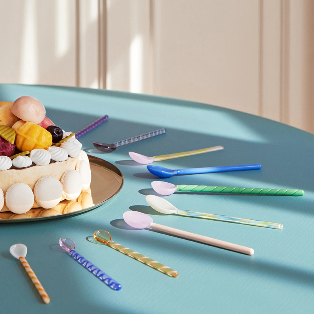 Hay 2 Cucharas De Vidrio Mono 6 Hay 2 Cucharas De Vidrio Mono - Imagen 4