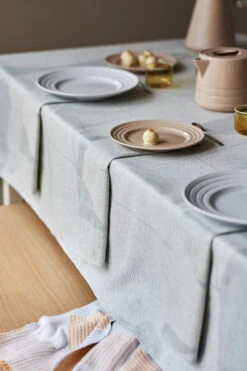 4 Servilletas Metric 47x47 Cm 10 4 Servilletas Metric 47x47 Cm -Vajilla Tienda 503114 01 40 EnvironmentImage 39d4858c0d