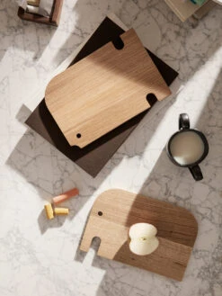 Ferm LIVING Bandeja De Servir AniBoard 15,5x23 Cm -Vajilla Tienda 507298 01 2 EnvironmentImage ede7cd3fe3